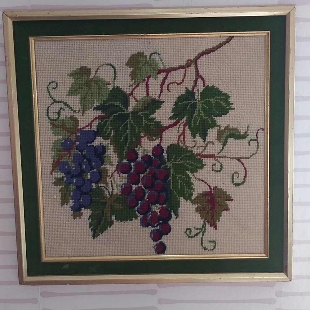 HAND MADE "VINEYARD" Vintage 1960